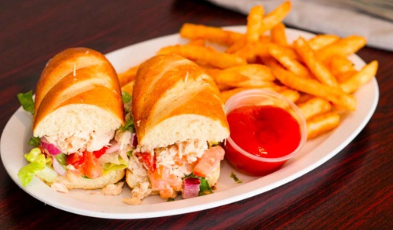 Baguette sandwich with fries